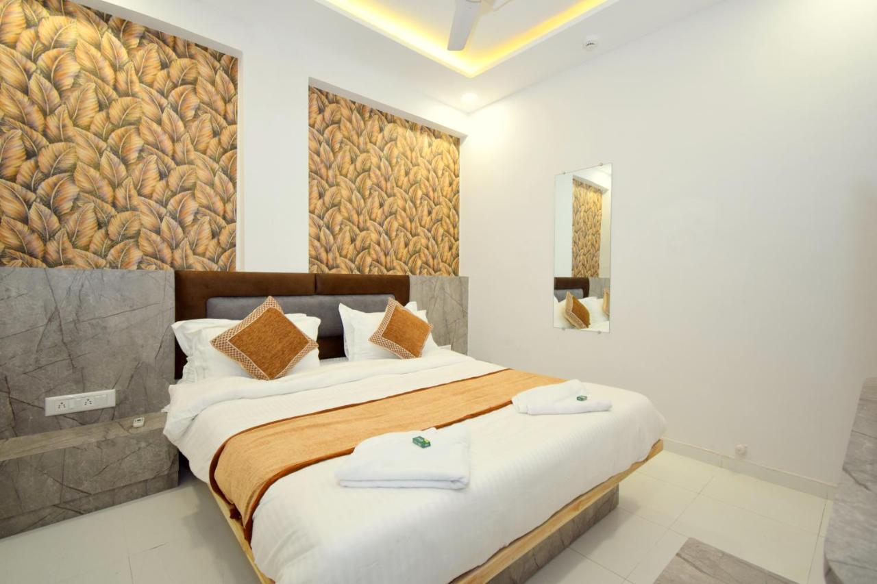 Hotel A1 Vastrapur 아흐메다바드 외부 사진